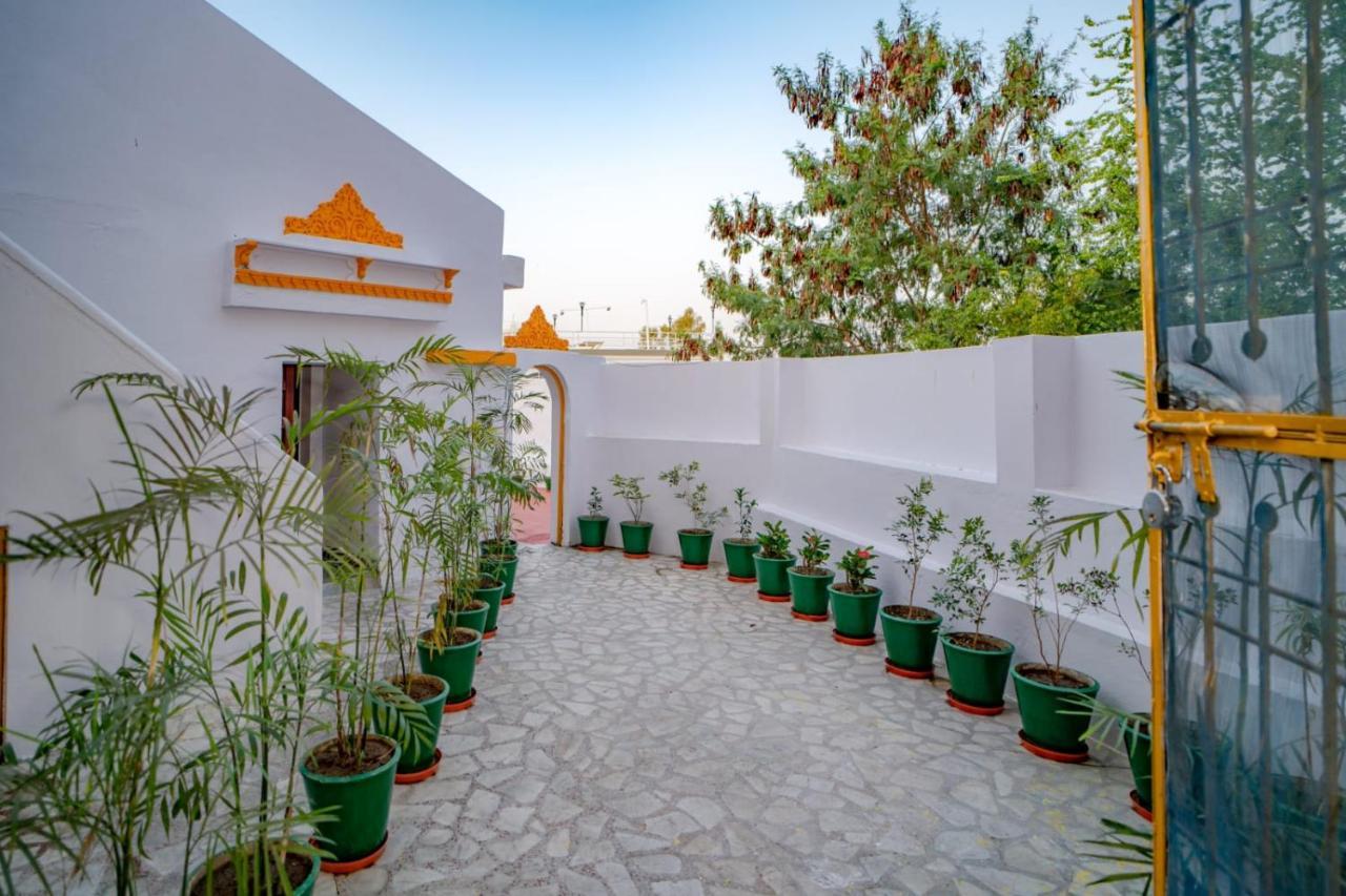 Hotel Ambavgarh Palace Udaipur Exterior photo