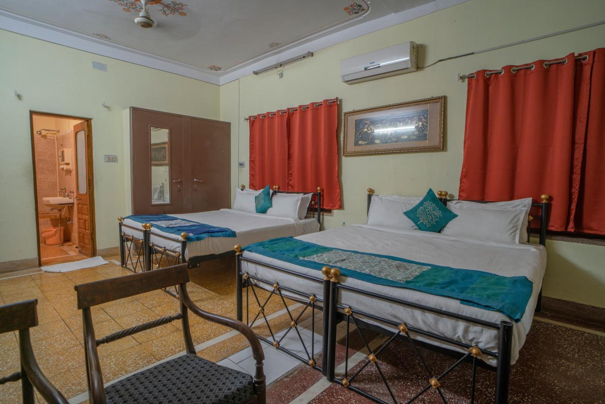 Hotel Ambavgarh Palace Udaipur Exterior photo