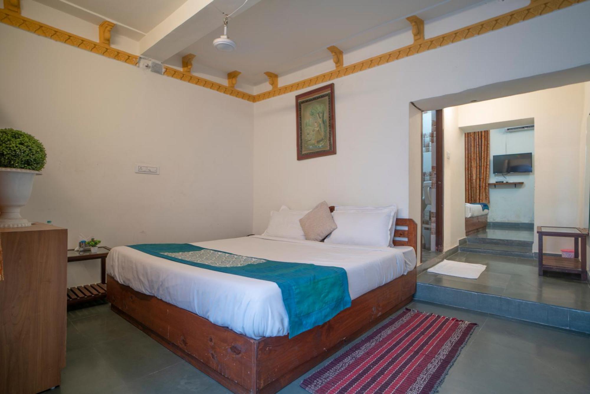 Hotel Ambavgarh Palace Udaipur Exterior photo