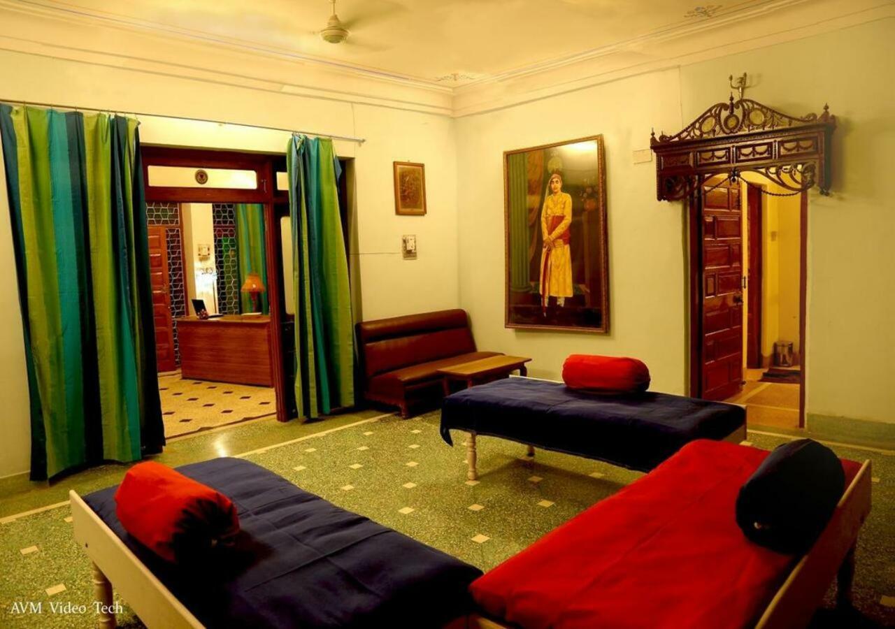 Hotel Ambavgarh Palace Udaipur Exterior photo