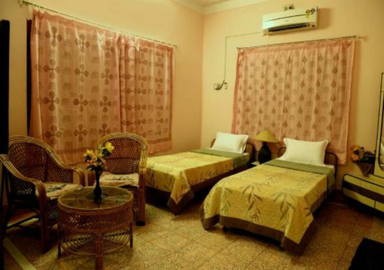 Hotel Ambavgarh Palace Udaipur Exterior photo